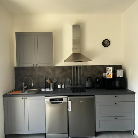 1 Jaegerhaus *