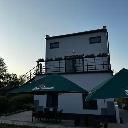 1 Jaegerhaus * Radovesice